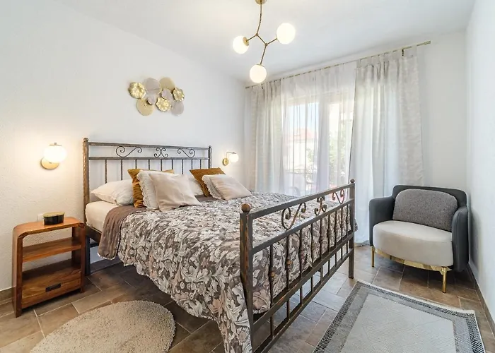 Semesterbostad Josipa Supetar