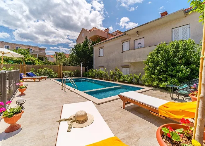 Josipa Semesterbostad *